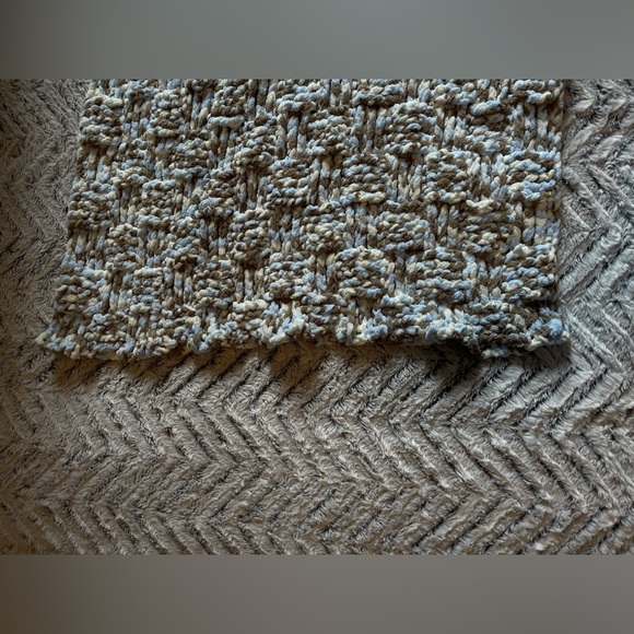 Handmade crochet baby blanket (blue/brown/white basket weave) - Picture 3 of 4